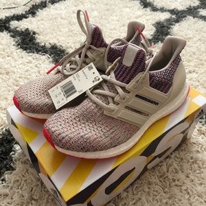 Women’s NWT Adidas Ultraboost Size 8